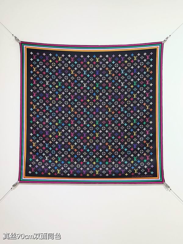LV silk scarf hm (167)