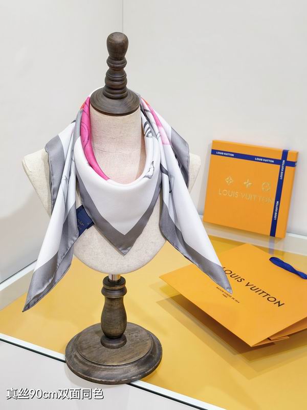 LV silk scarf hm (182)