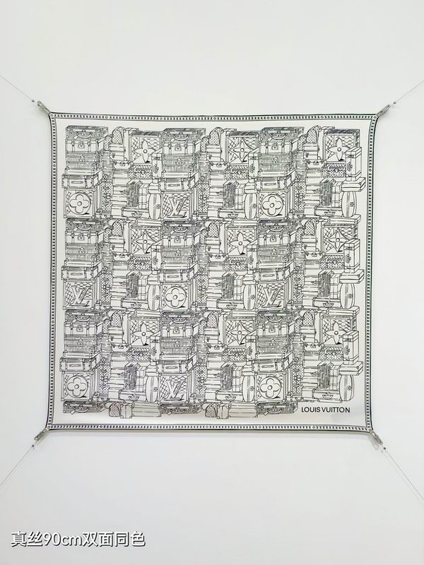 LV silk scarf hm (196)