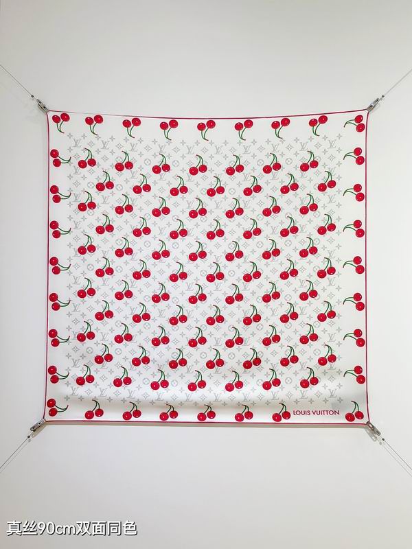 LV silk scarf hm (38)