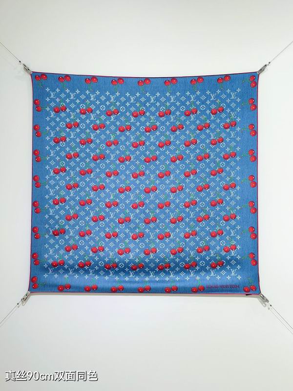 LV silk scarf hm (41)