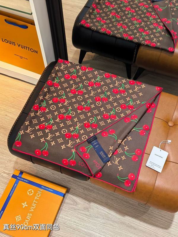 LV silk scarf hm (45)