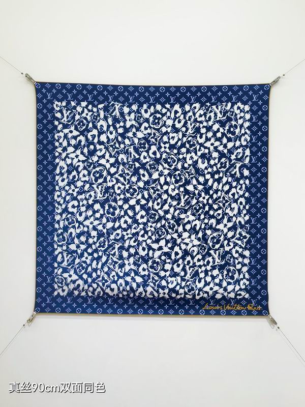 LV silk scarf hm (73)