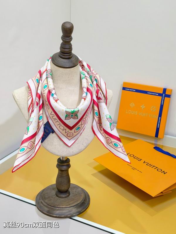 LV silk scarf hm (95)