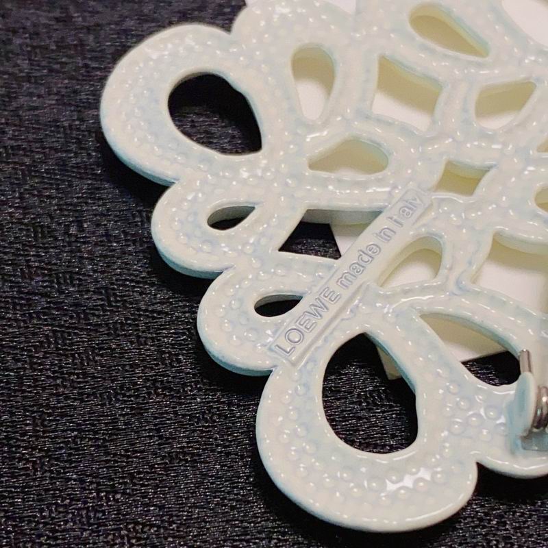 Loewe Brooch 05yxs05 (3)