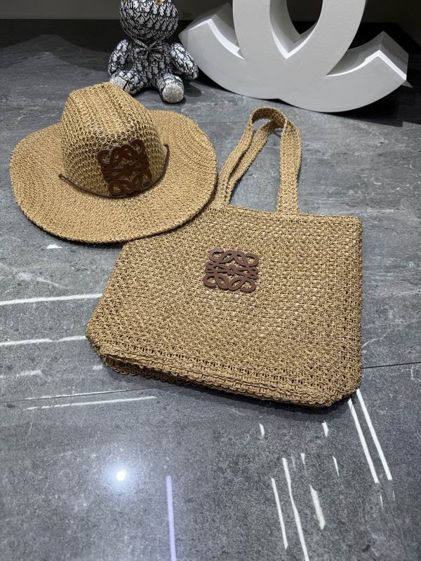 Loewe bag hat dx (330)