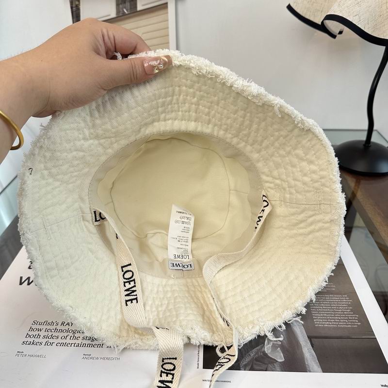 Loewe hat dx (480)