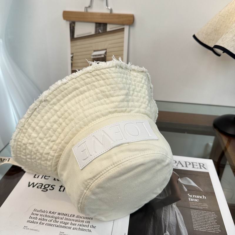 Loewe hat dx (482)
