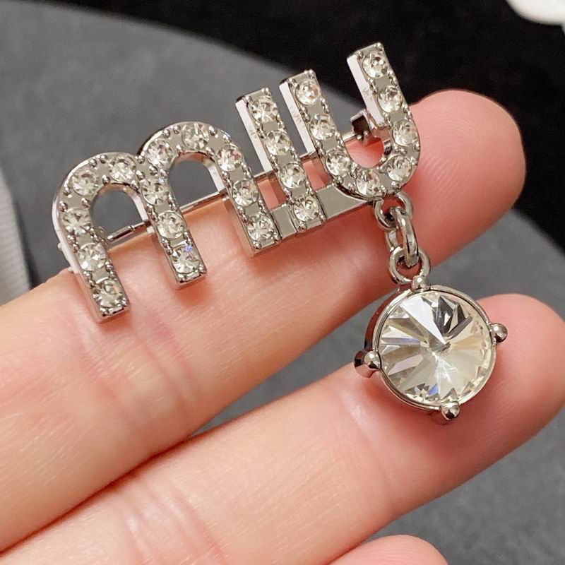 MiuMiu Brooch yxs01 (5)
