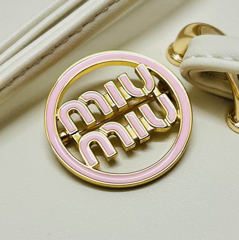 MiuMiu Brooch yxs02 (2)