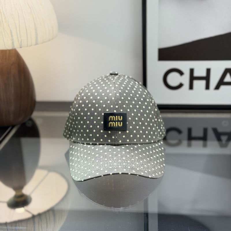 Miumiu Cap dx (1916)