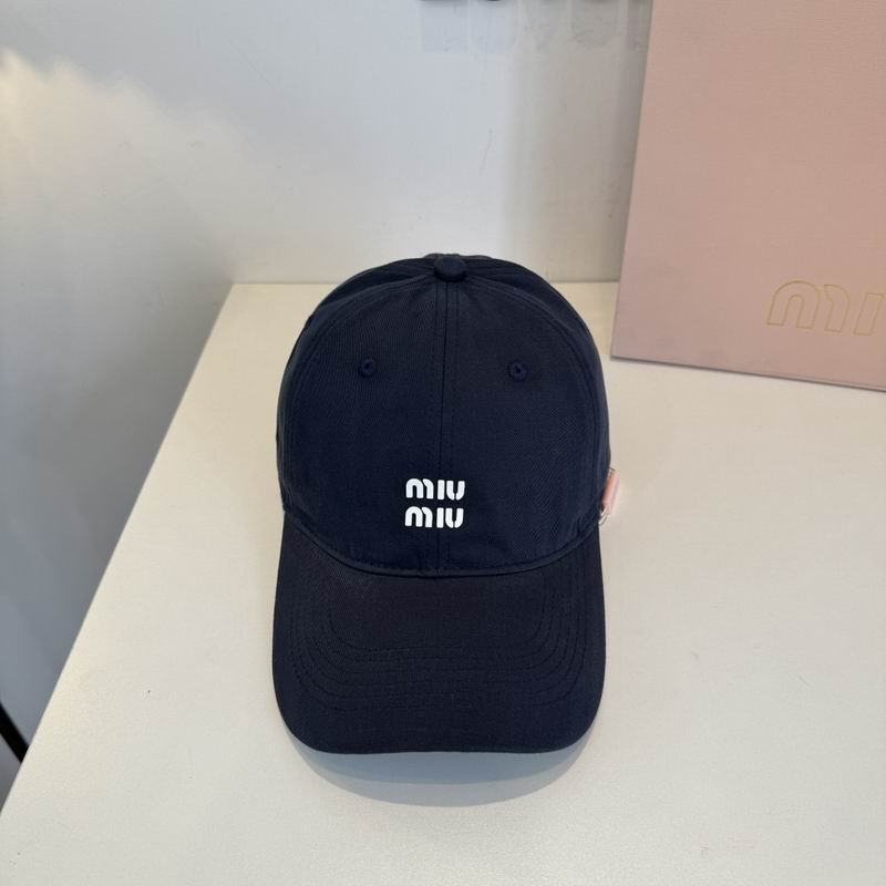 Miumiu Cap dx (1968)