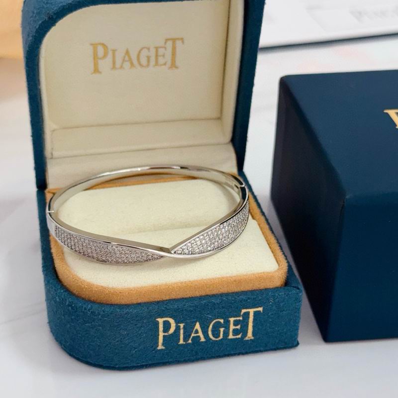 Piaget Bracelet  05yxs17 (1)