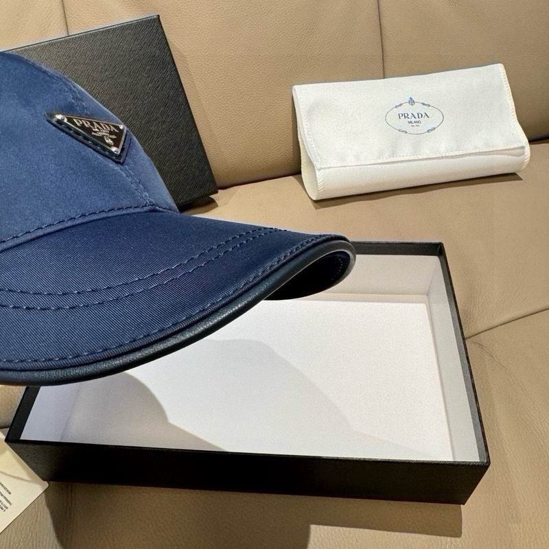 Prada Cap dx (1843)