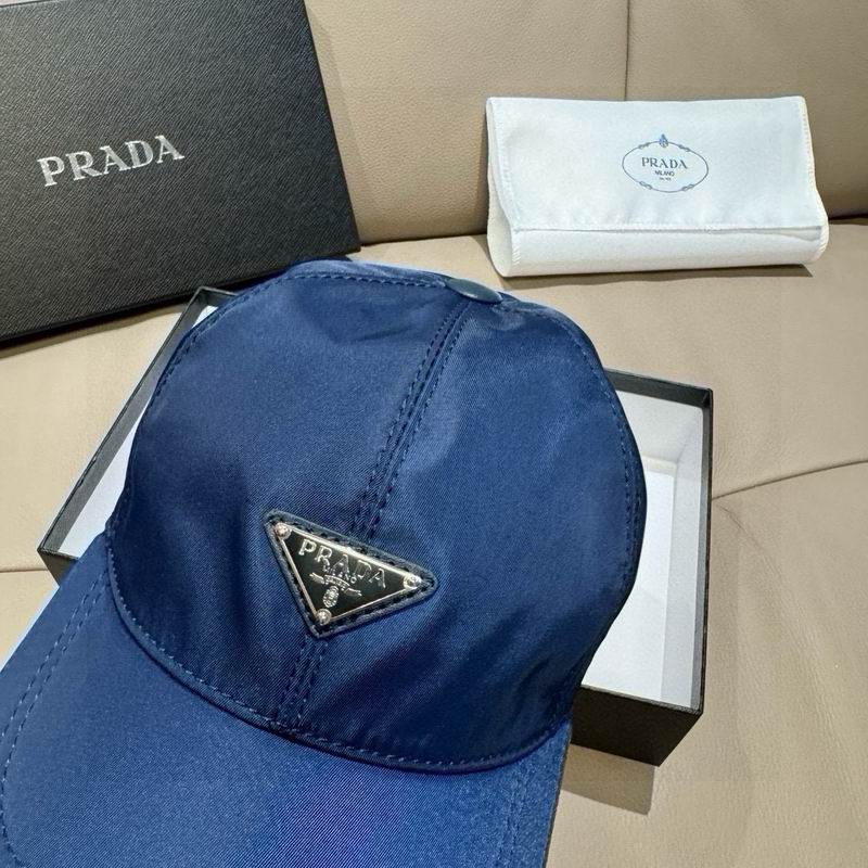 Prada Cap dx (1846)