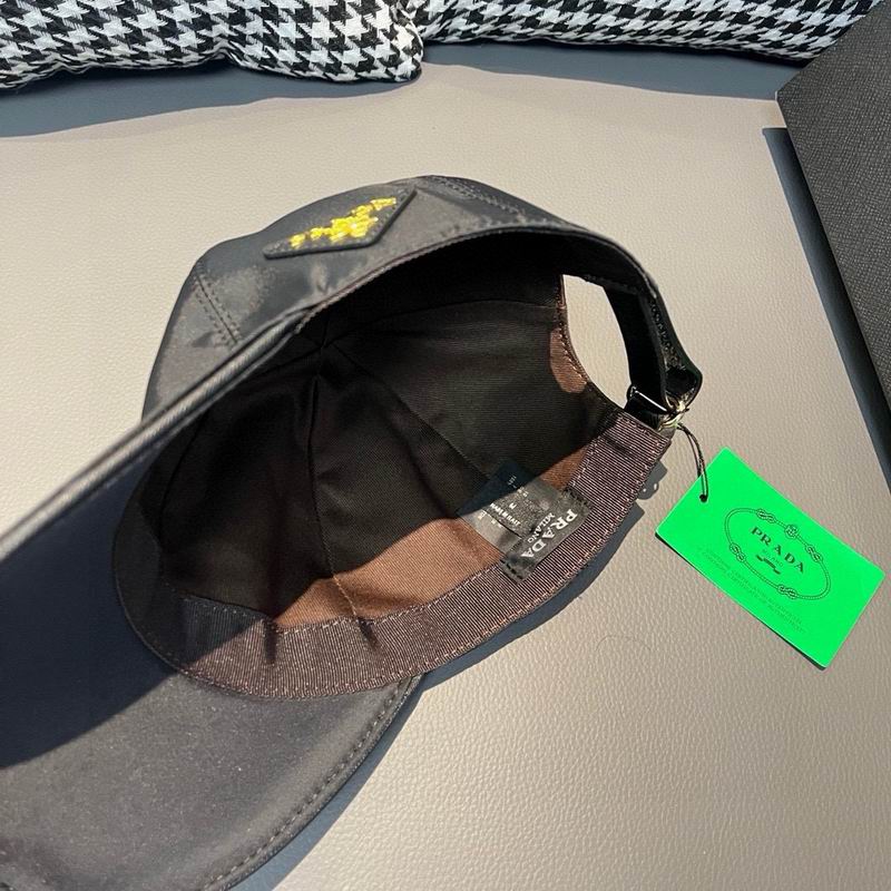 Prada Cap dx (1995)