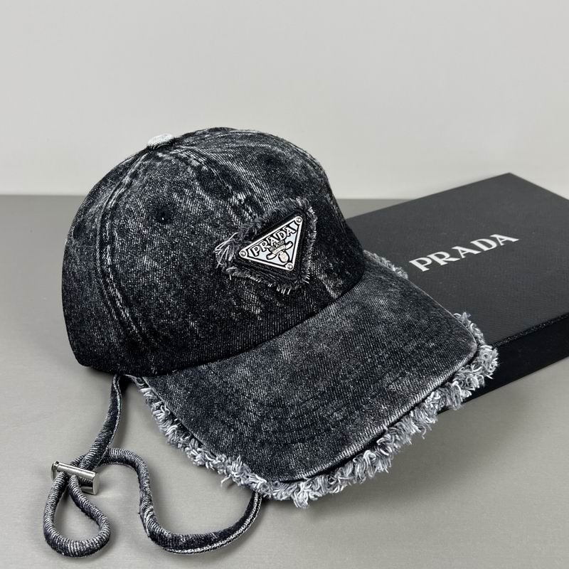 Prada Cap dx (2549)