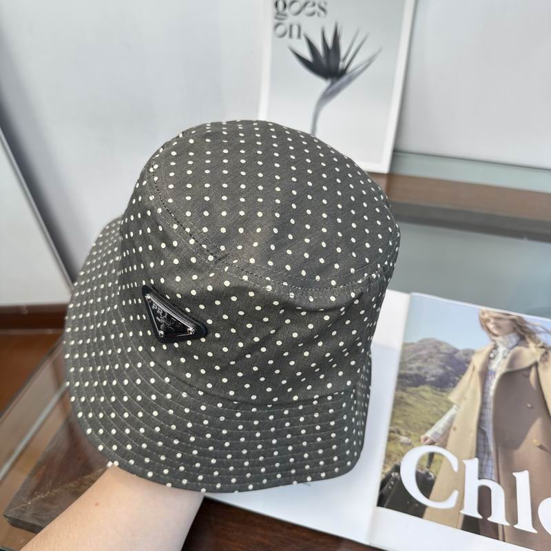 Prada hat (100)