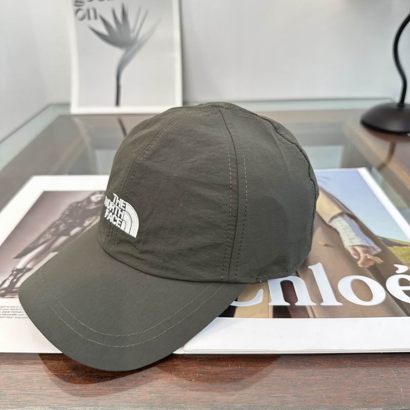The North Face cap (240)