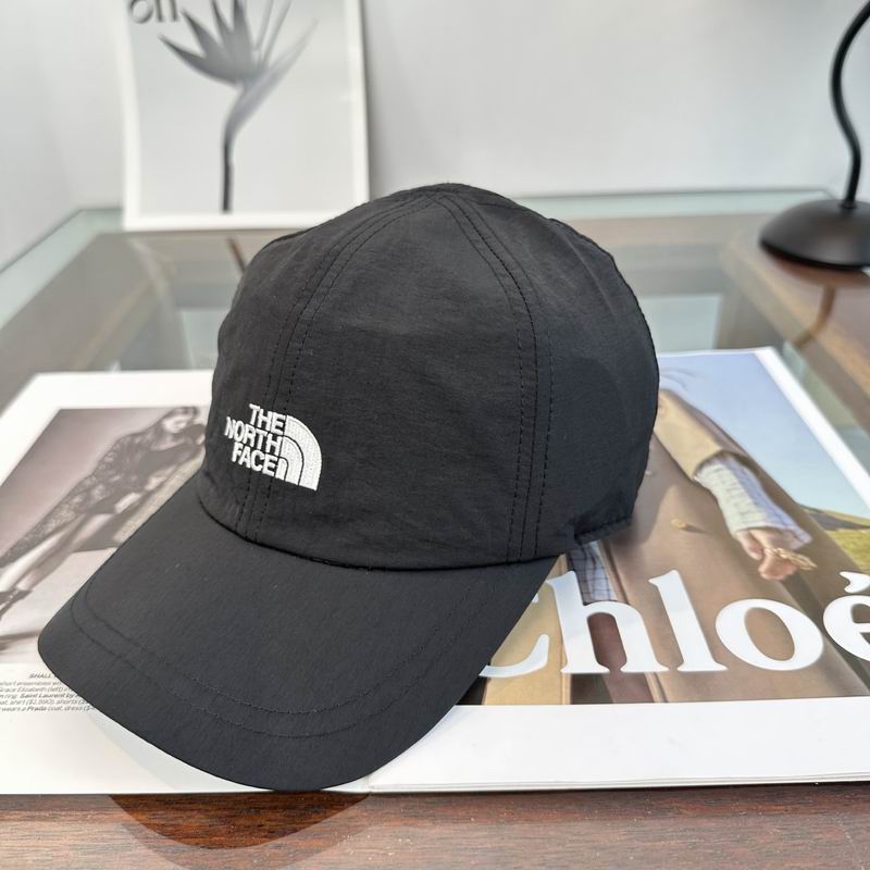 The North Face cap (250)