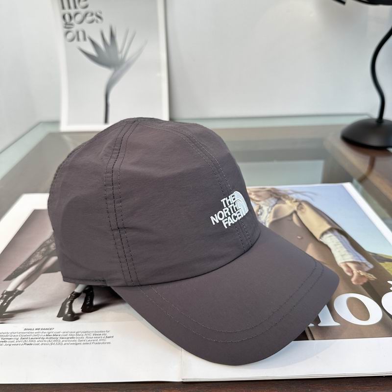 The North Face cap (260)