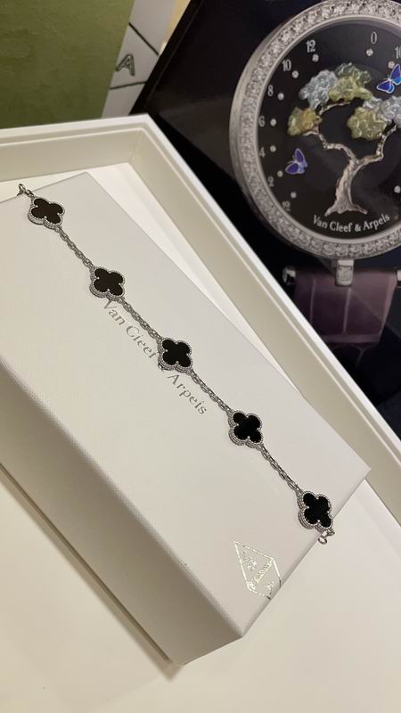 Van Cleef & Arpels  Bracelet  05yxs01 (2)