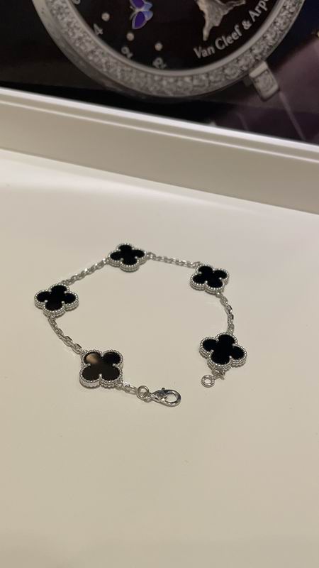 Van Cleef & Arpels  Bracelet  05yxs01 (3)