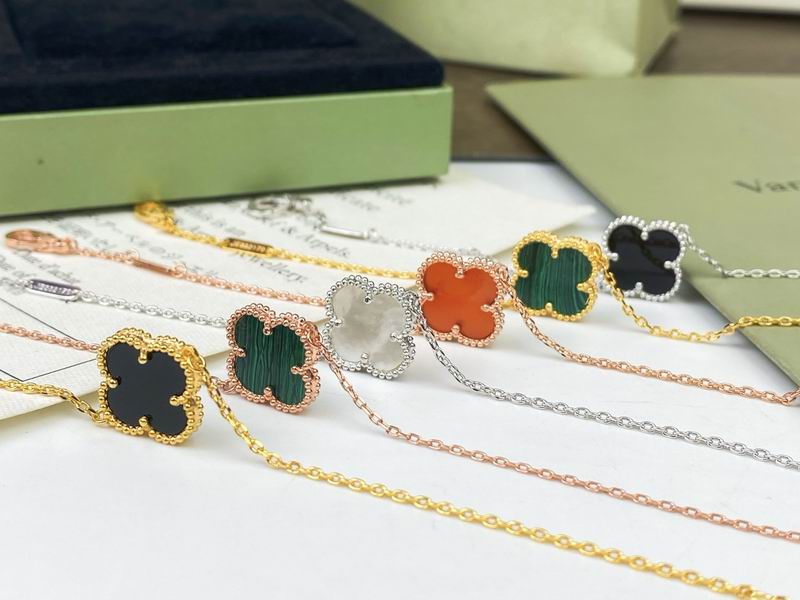 Van Cleef & Arpels  Bracelet  05yxs02 (1)