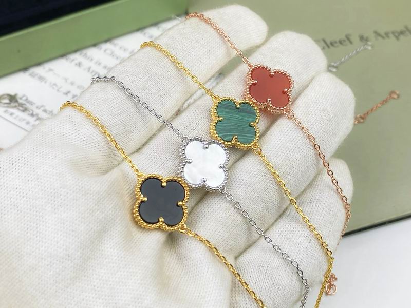 Van Cleef & Arpels  Bracelet  05yxs02 (9)