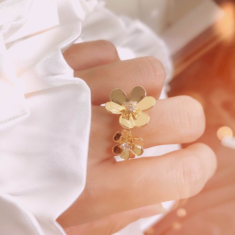 Van Cleef & Arpels  Ring 05yxs01 (3)