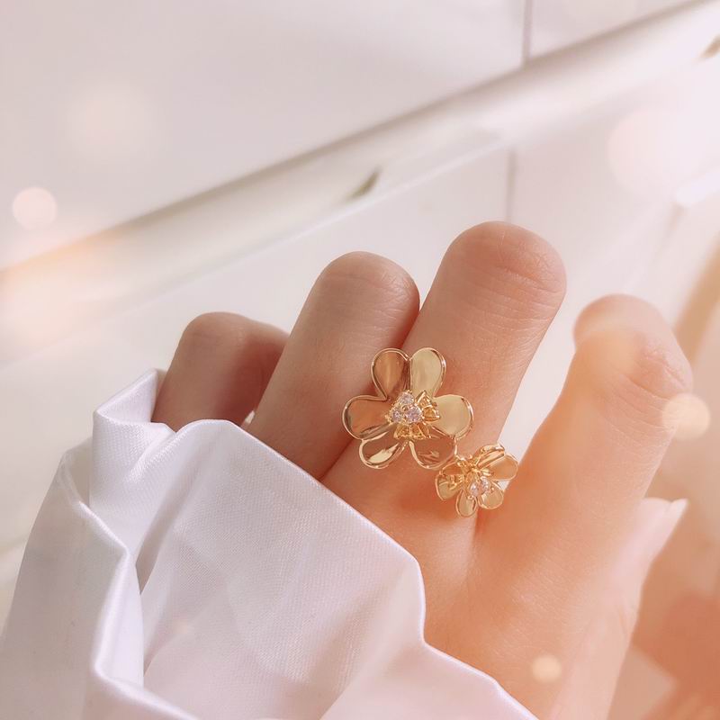 Van Cleef & Arpels  Ring 05yxs01 (4)