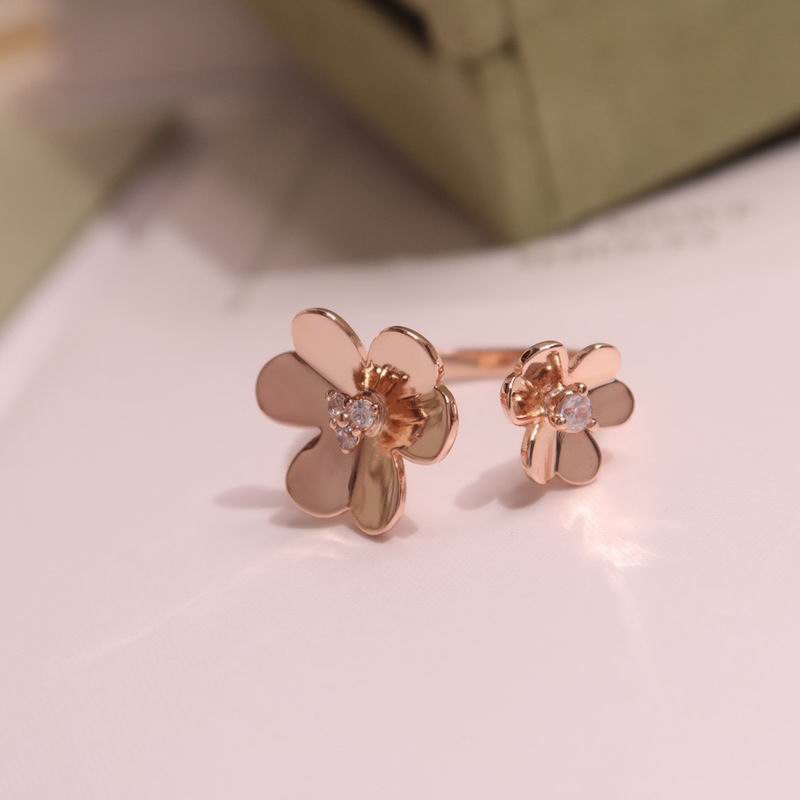 Van Cleef & Arpels  Ring 05yxs01 (5)