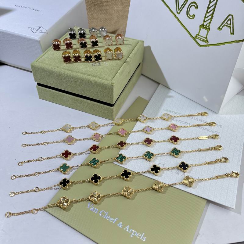 Van Cleef & Arpels  Suits 05yxs01 (1)