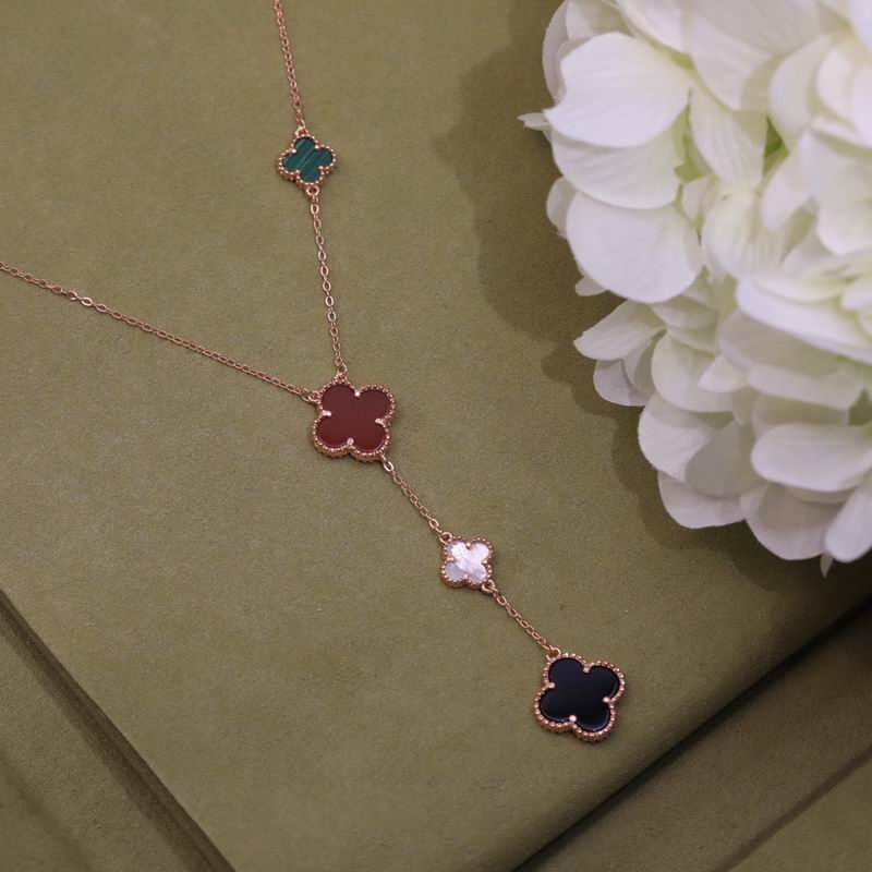 Van Cleef & Arpels  Suits 05yxs01 (1)