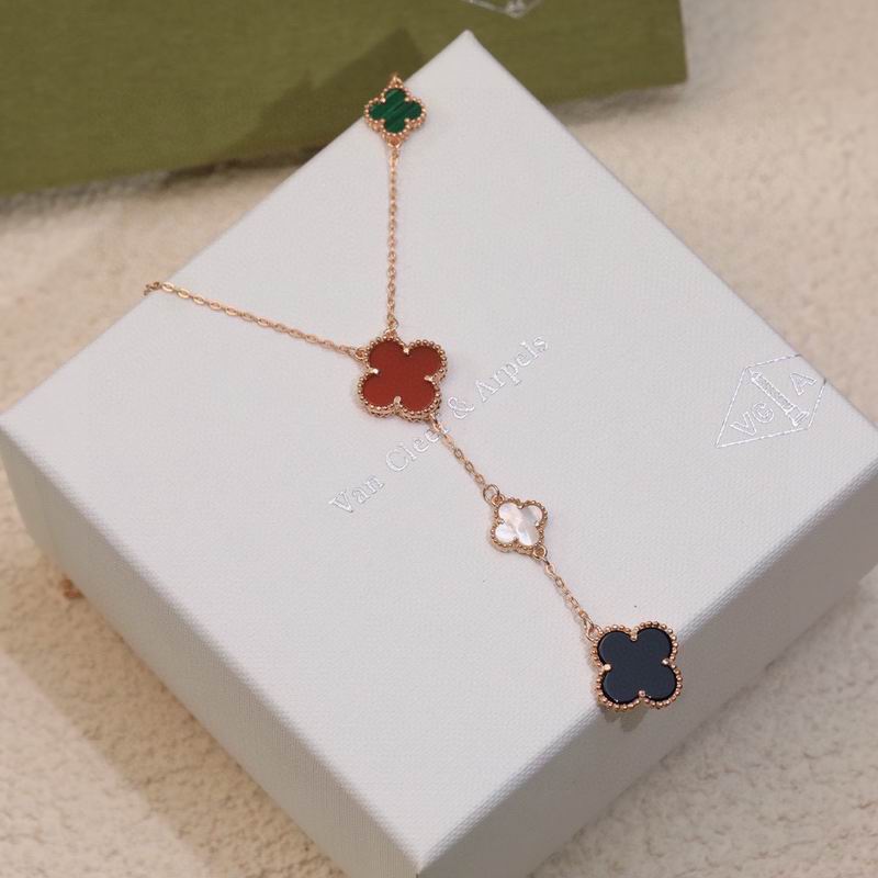 Van Cleef & Arpels  Suits 05yxs01 (2)