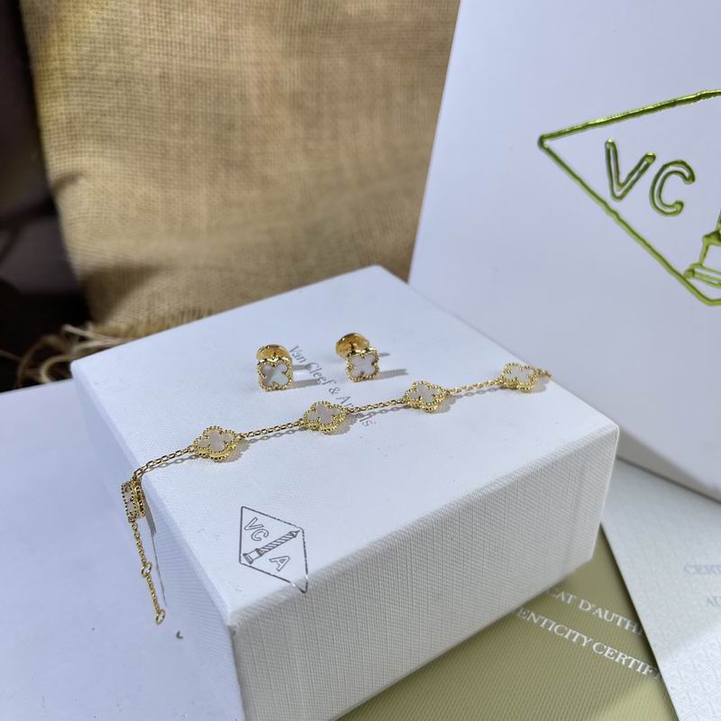 Van Cleef & Arpels  Suits 05yxs01 (5)