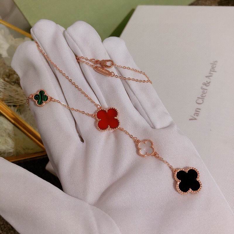 Van Cleef & Arpels  Suits 05yxs01 (5)