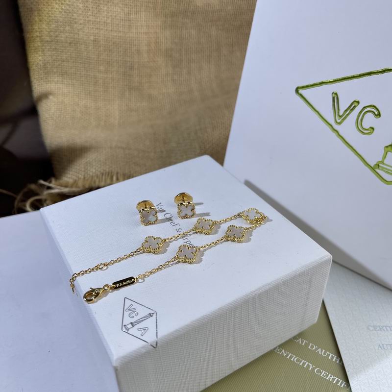 Van Cleef & Arpels  Suits 05yxs01 (6)