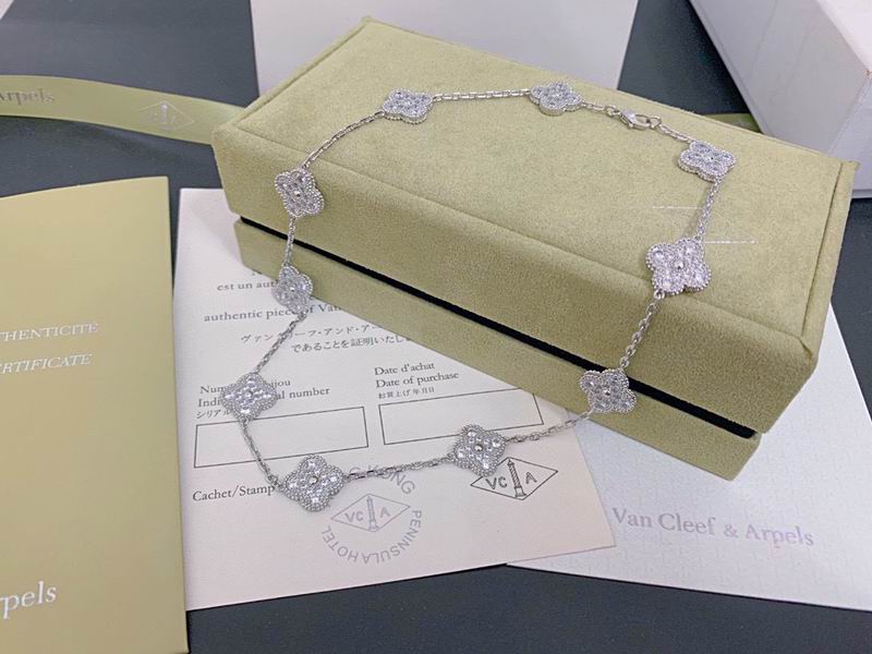 Van Cleef & Arpels  Suits 05yxs02 (8)