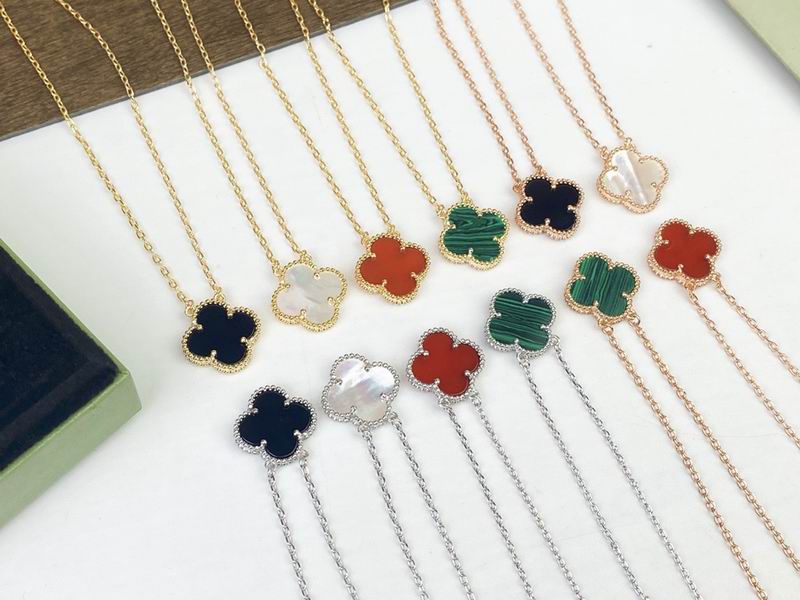 Van Cleef & Arpels  Suits 05yxs04 (2)