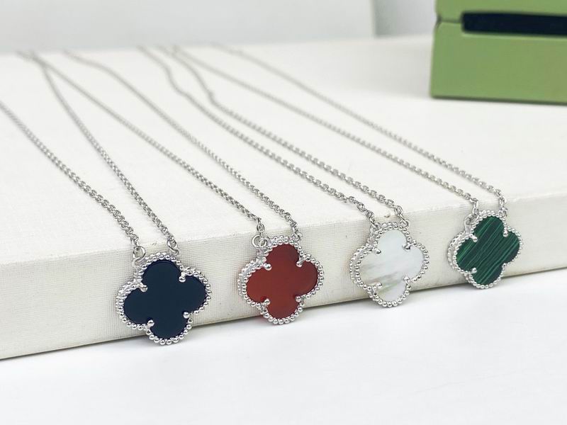 Van Cleef & Arpels  Suits 05yxs04 (4)