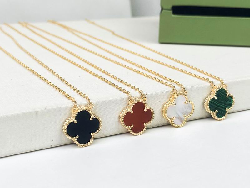 Van Cleef & Arpels  Suits 05yxs04 (5)