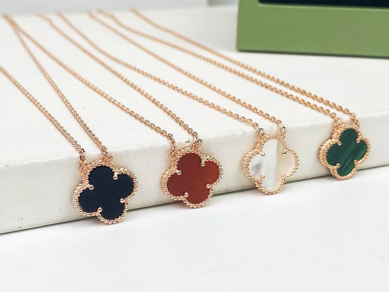 Van Cleef & Arpels  Suits 05yxs04 (6)