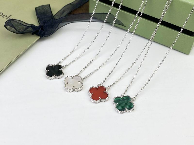 Van Cleef & Arpels  Suits 05yxs04 (7)