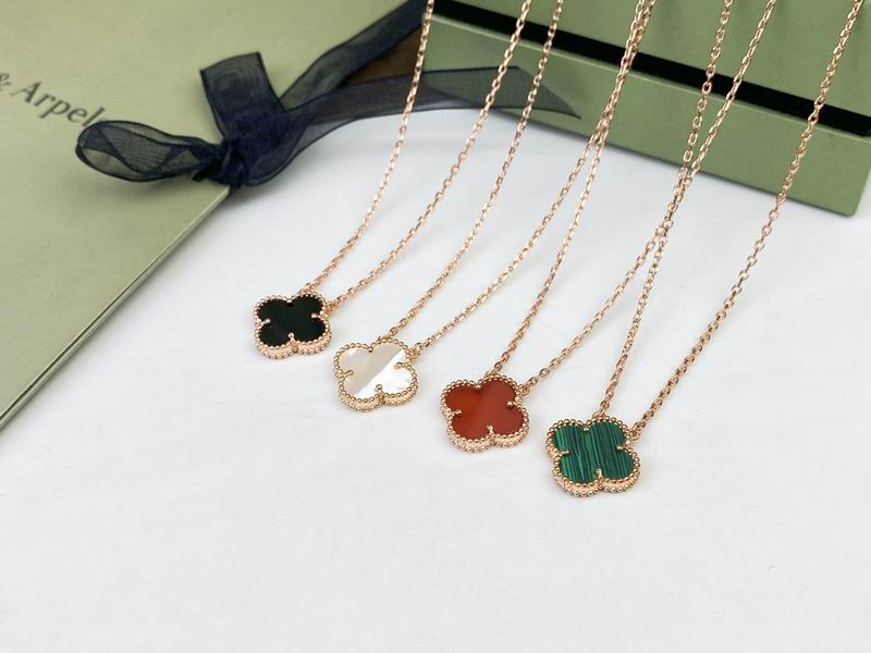 Van Cleef & Arpels  Suits 05yxs04 (9)