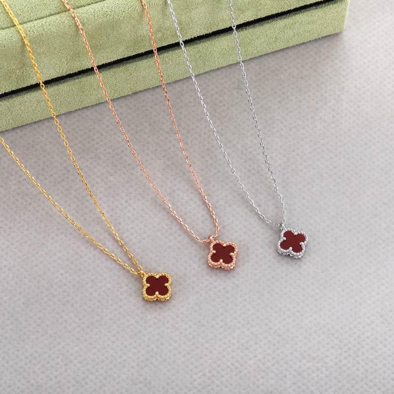 Van Cleef & Arpels  Suits 05yxs05 (3)
