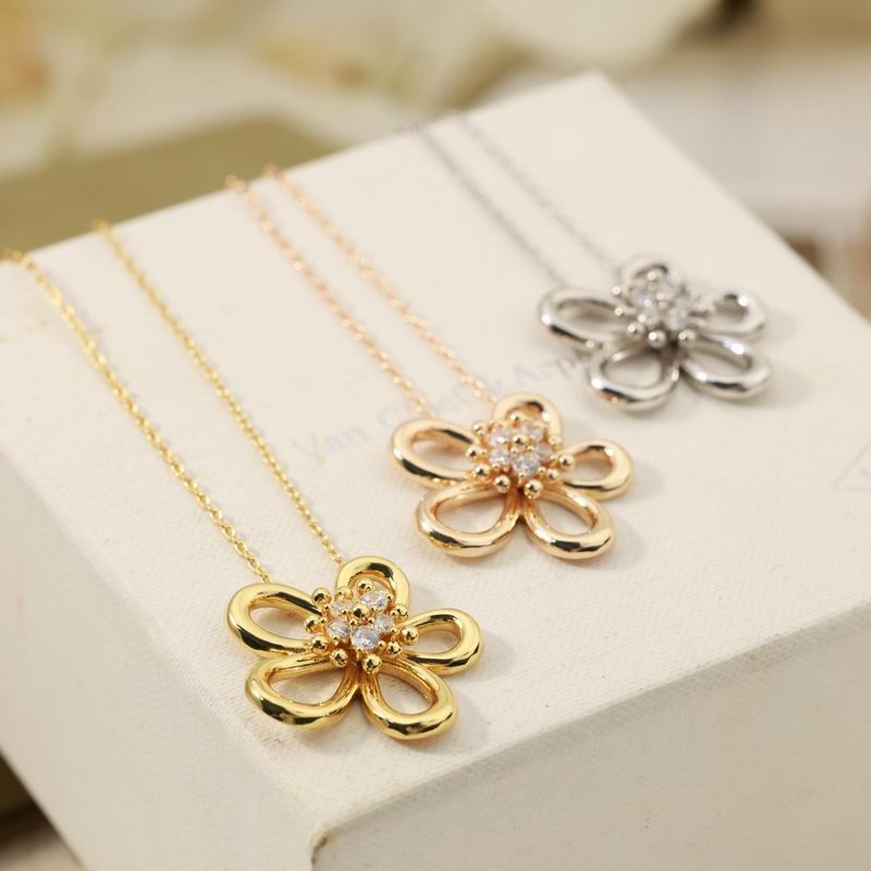 Van Cleef & Arpels  Suits 05yxs06 (5)