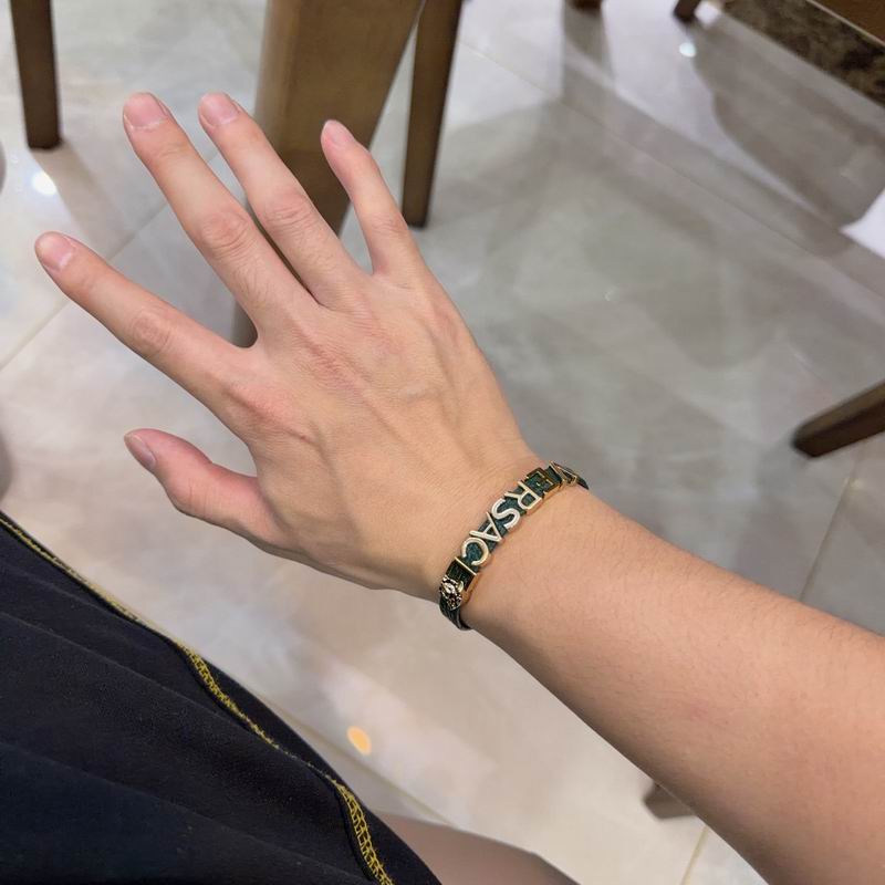 Versace Bracelet  05yxs01 (5)