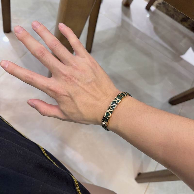 Versace Bracelet  05yxs01 (9)