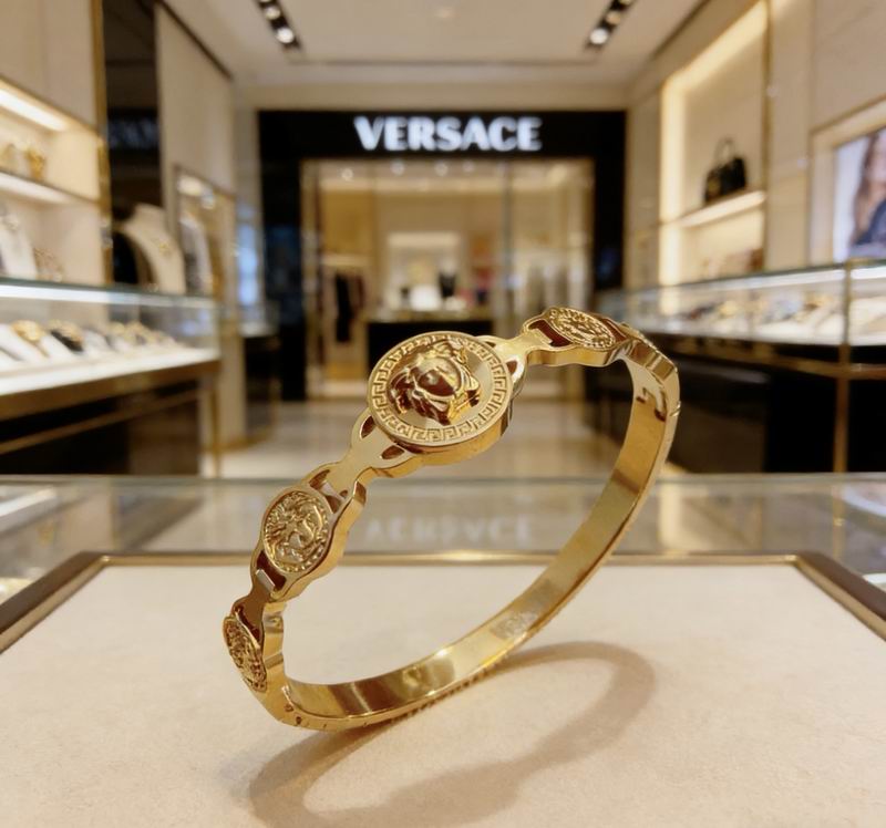 Versace Bracelet  05yxs06 (5)